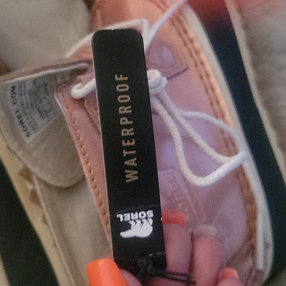 Sorel Women's Black and Tan Winter Boots - Picture 3 of 9